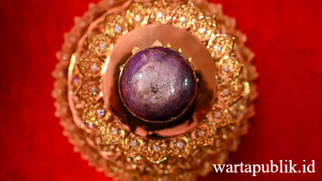 Safir Bintang Ungu Raksasa Sri Lanka Jadi Sorotan Dunia